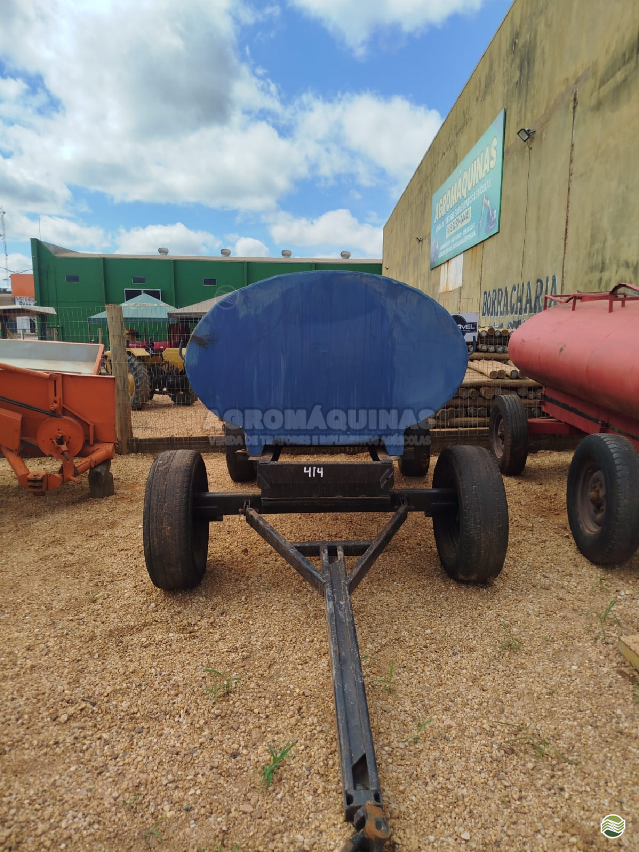 IMPLEMENTOS AGRICOLAS CARRETA TANQUE TANQUE 3000 LITROS Agromáquinas COLNIZA MATO GROSSO MT